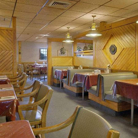 Howard Johnson By Wyndham Portage La Prairie Extérieur photo