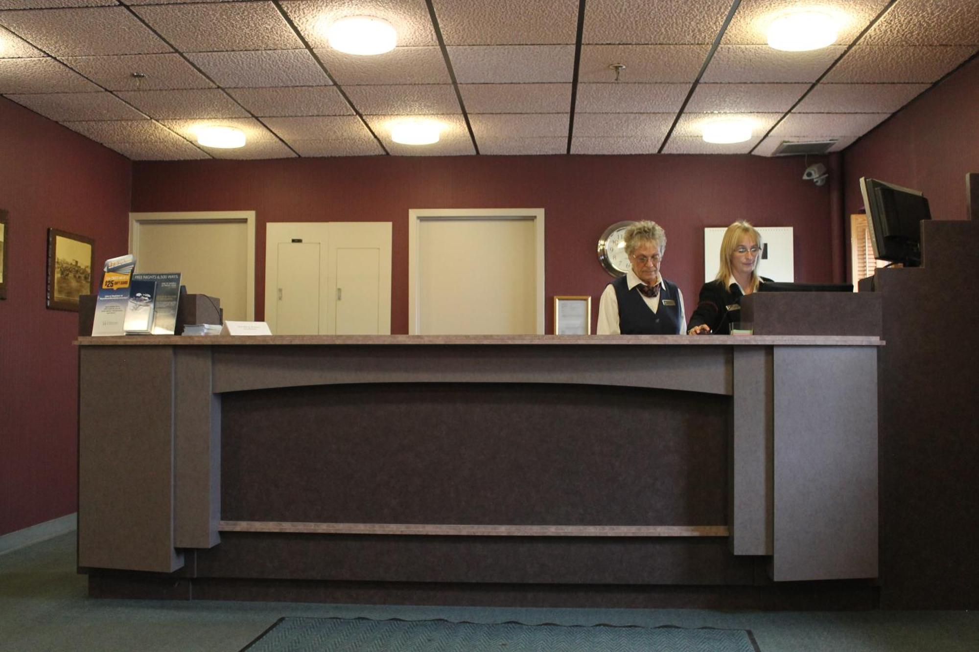 Howard Johnson By Wyndham Portage La Prairie Extérieur photo