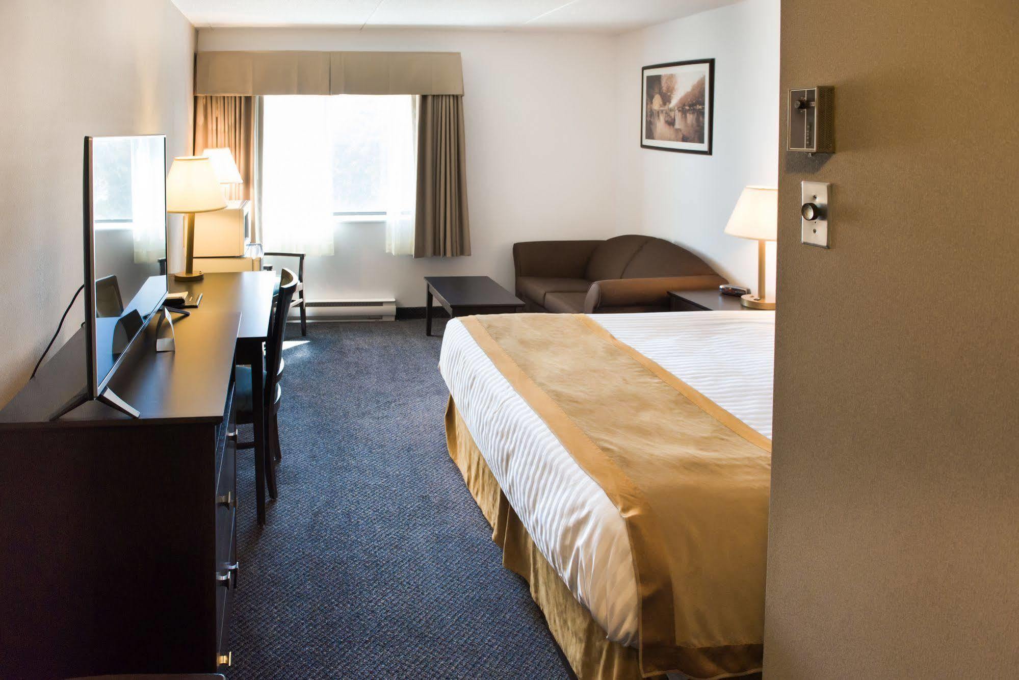 Howard Johnson By Wyndham Portage La Prairie Extérieur photo