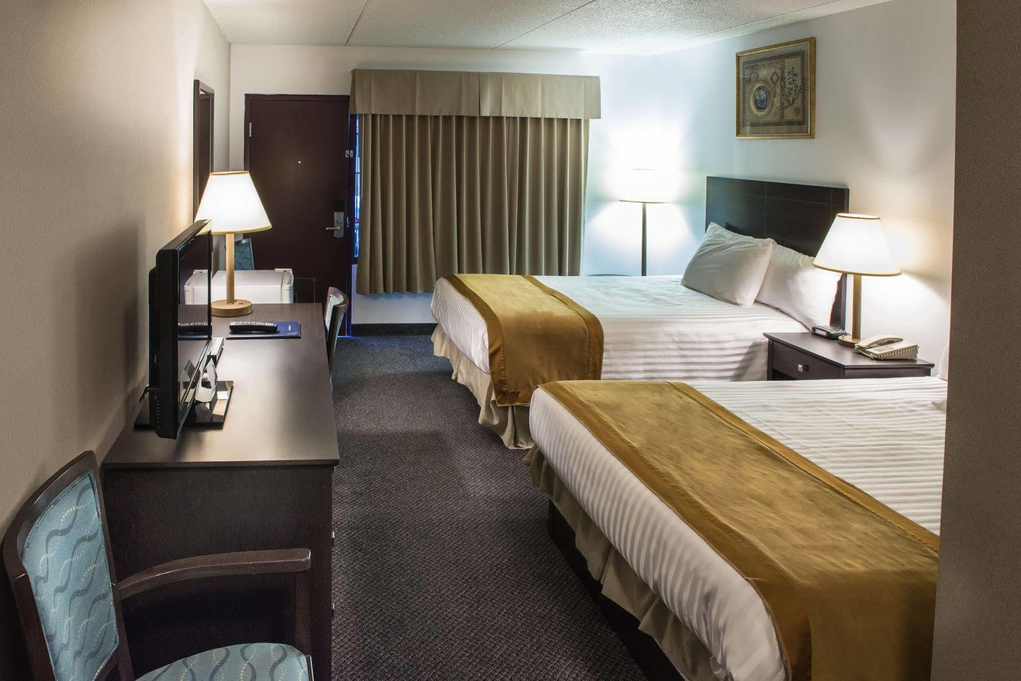 Howard Johnson By Wyndham Portage La Prairie Extérieur photo