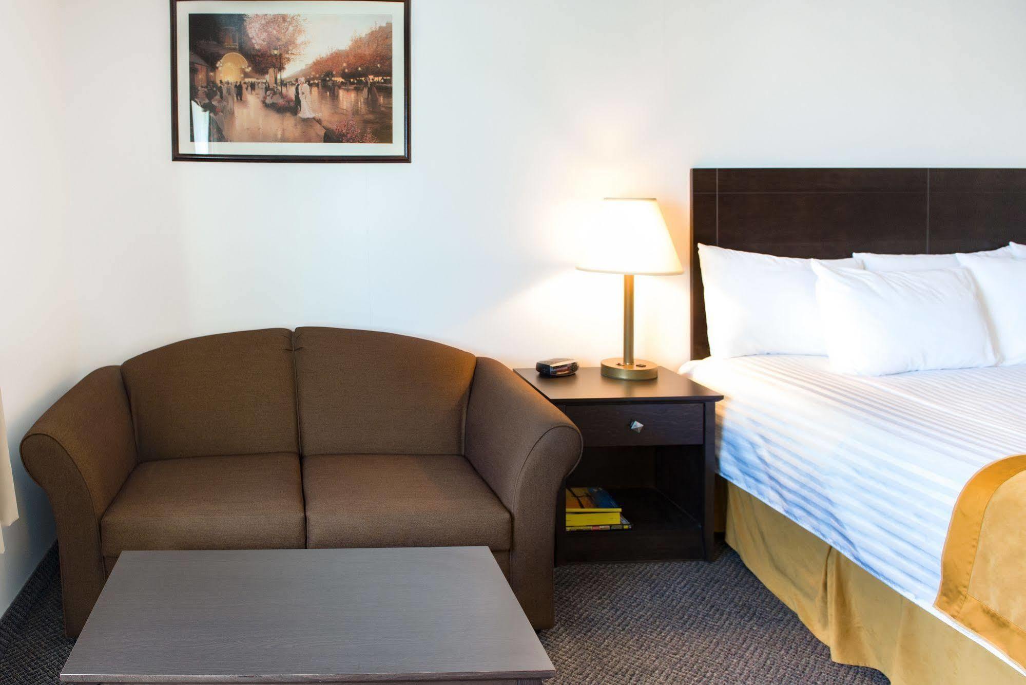 Howard Johnson By Wyndham Portage La Prairie Extérieur photo