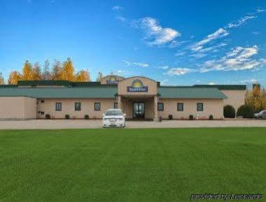Howard Johnson By Wyndham Portage La Prairie Extérieur photo